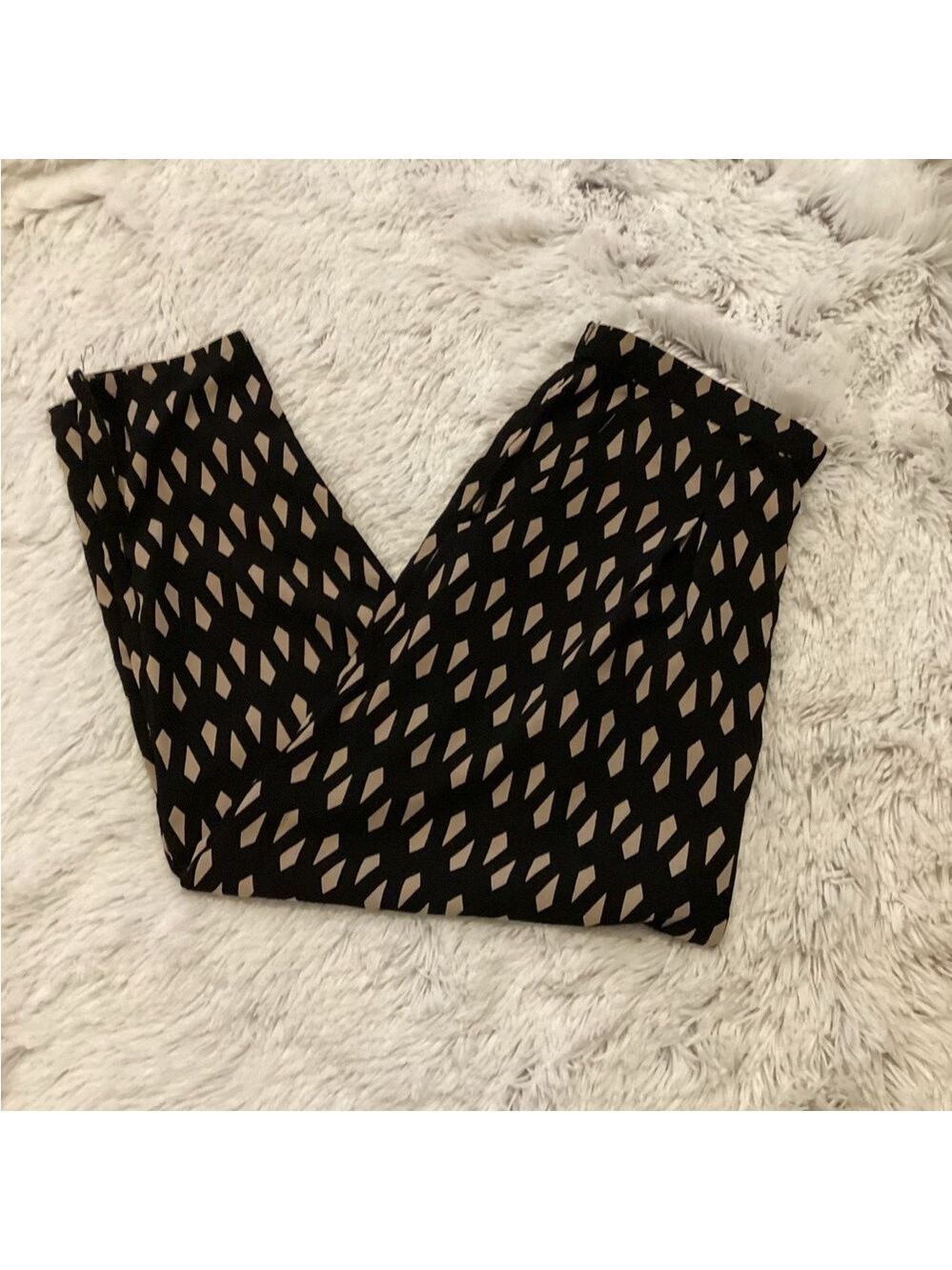 Forever 21 Harlem style pant Woman’s size Medium black and tan high wais…